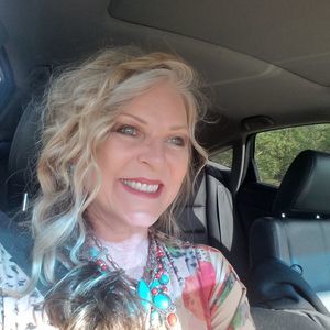 Meet your Posher, Denise